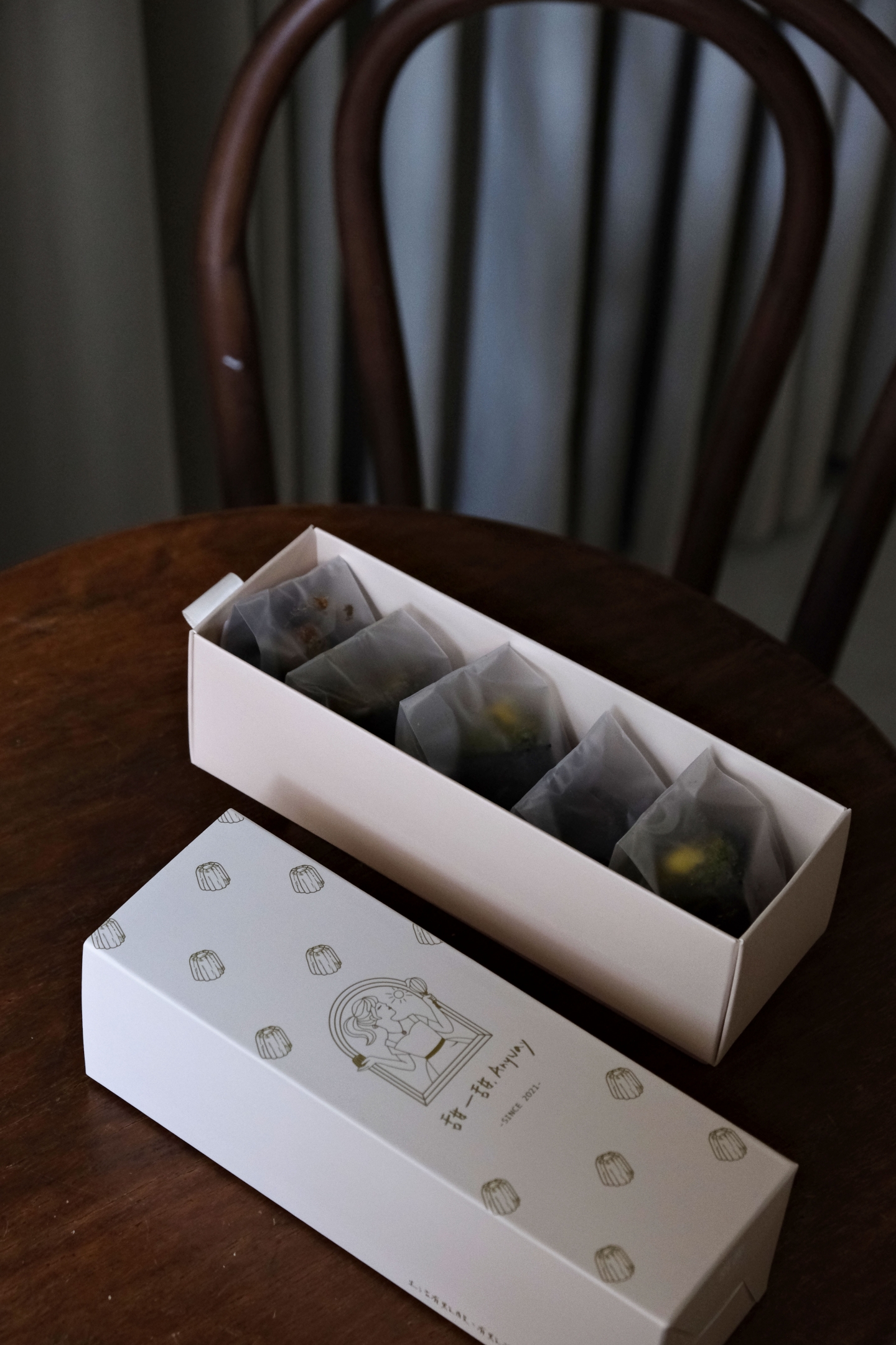 甜一甜.anyway 五入│九入可麗露禮盒